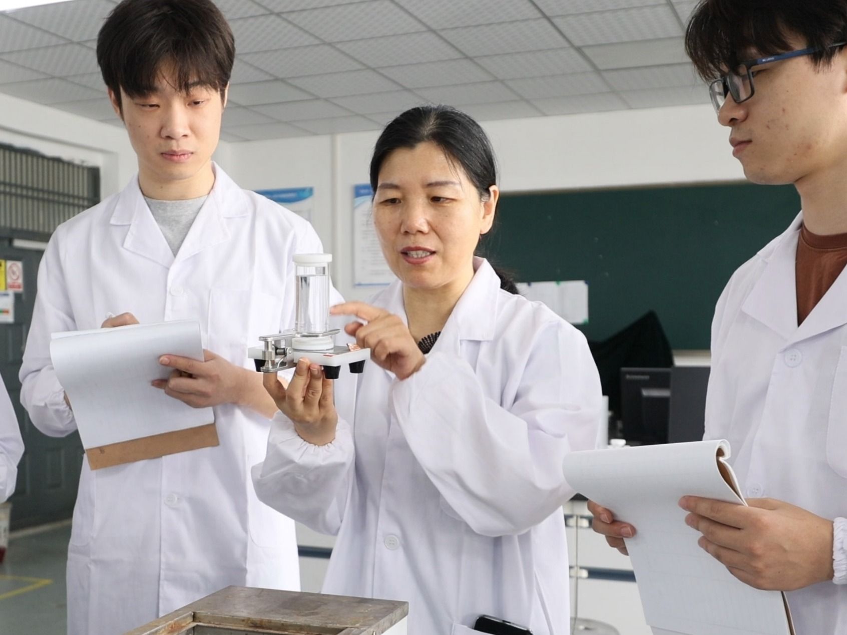 黄峰：刚性科研 柔性育人